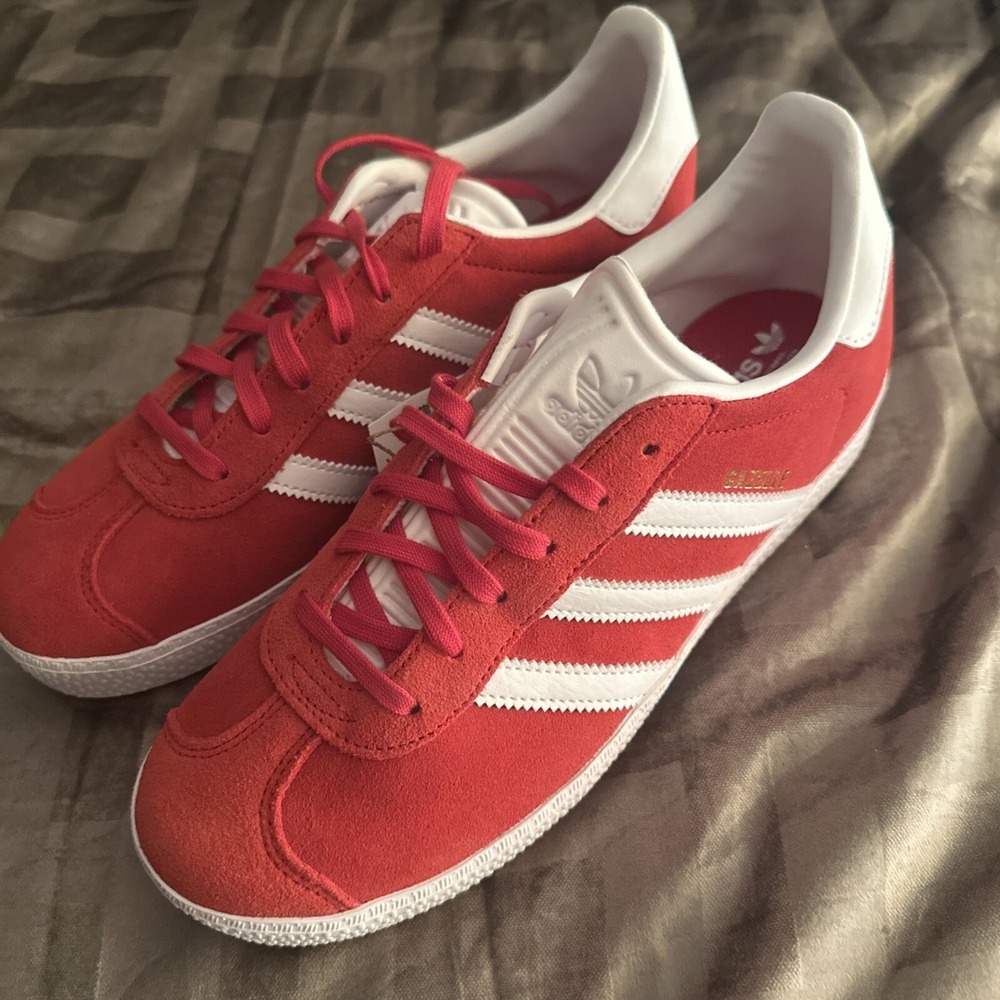 adidas Gazelle Red MENs Size 6.5 NEW w/tags IF9804